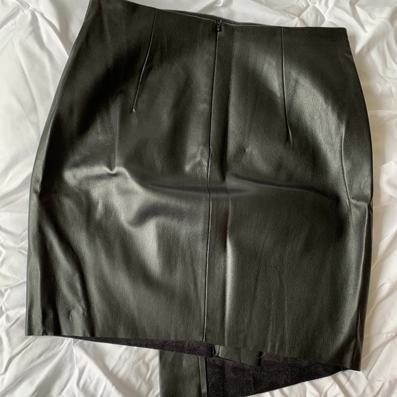 Zara Faux Leather Skirt - Picture 2 of 3